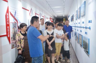 爱在BB电子——公司组织“敬职爱家”之优秀职工家属进企业参观体验活动