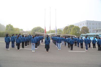 BB电子医药举行周年庆升旗仪式及宣誓活动！